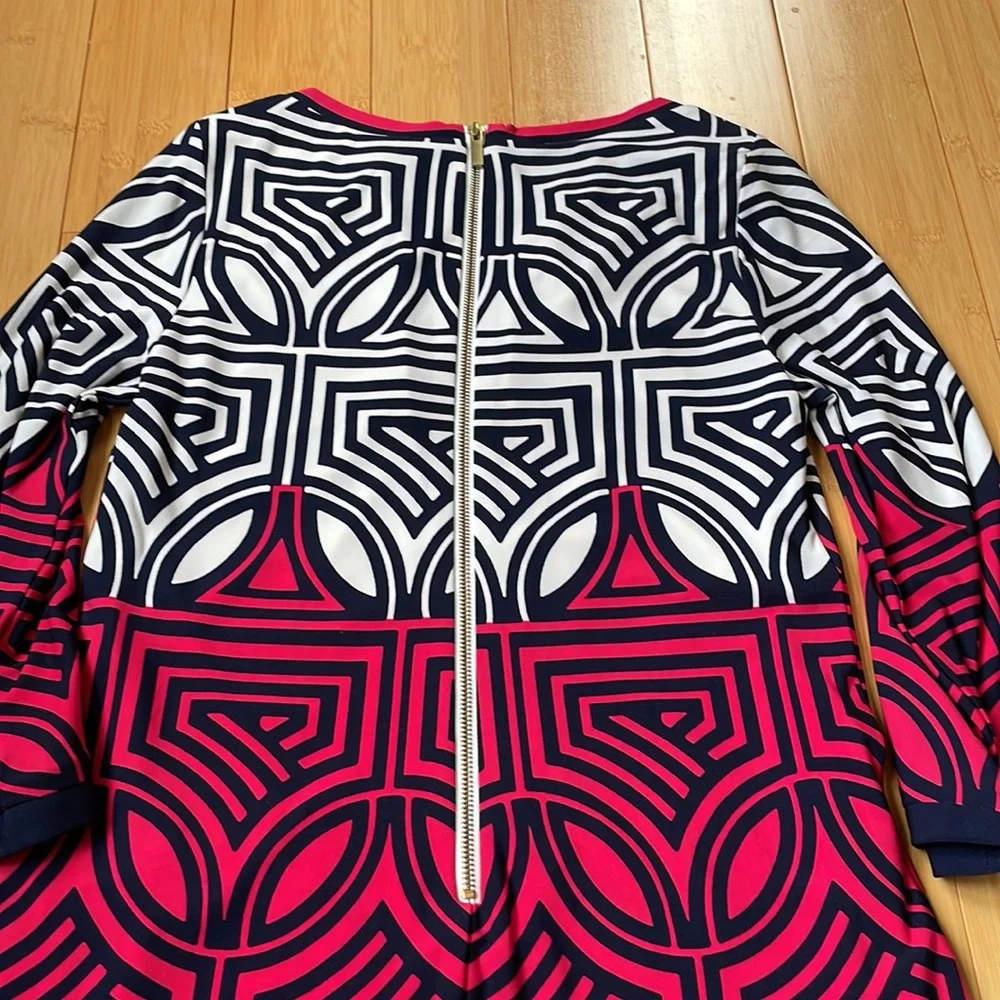 Eliza J geometric design business dress, bell sleeves, fully lined - Picture 5 of 7